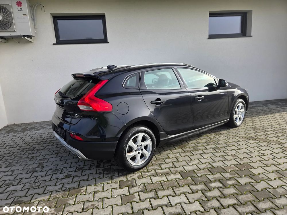 Volvo V40 Cross Country - 19