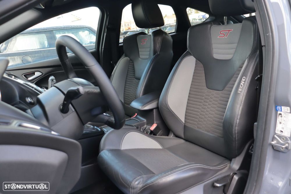 Ford Focus 2.0 TDCi ST-2 - 13