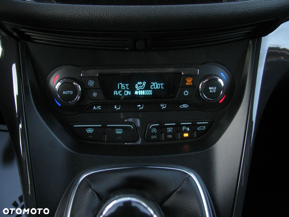 Ford Kuga 2.0 TDCi 2x4 Titanium - 20
