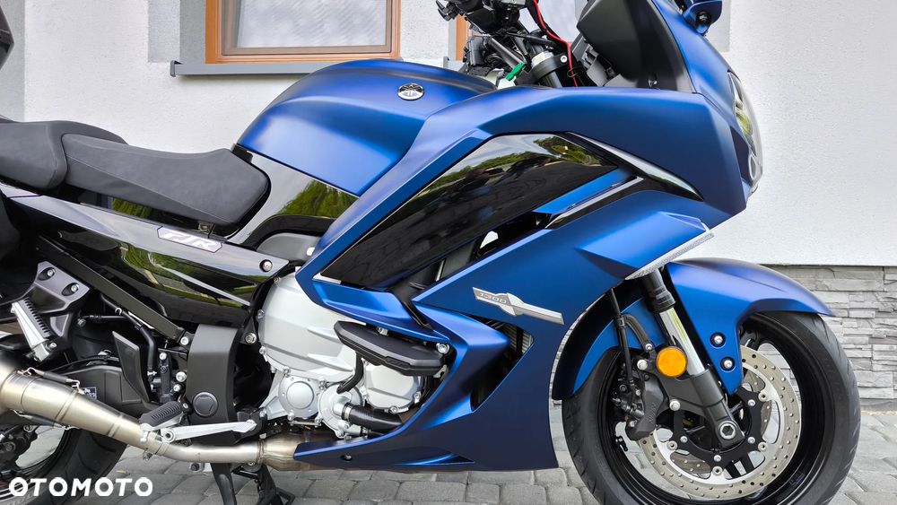 Yamaha FJR - 13
