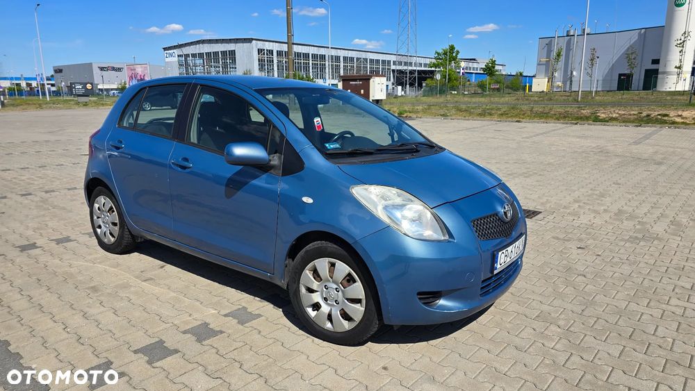 Toyota Yaris - 4