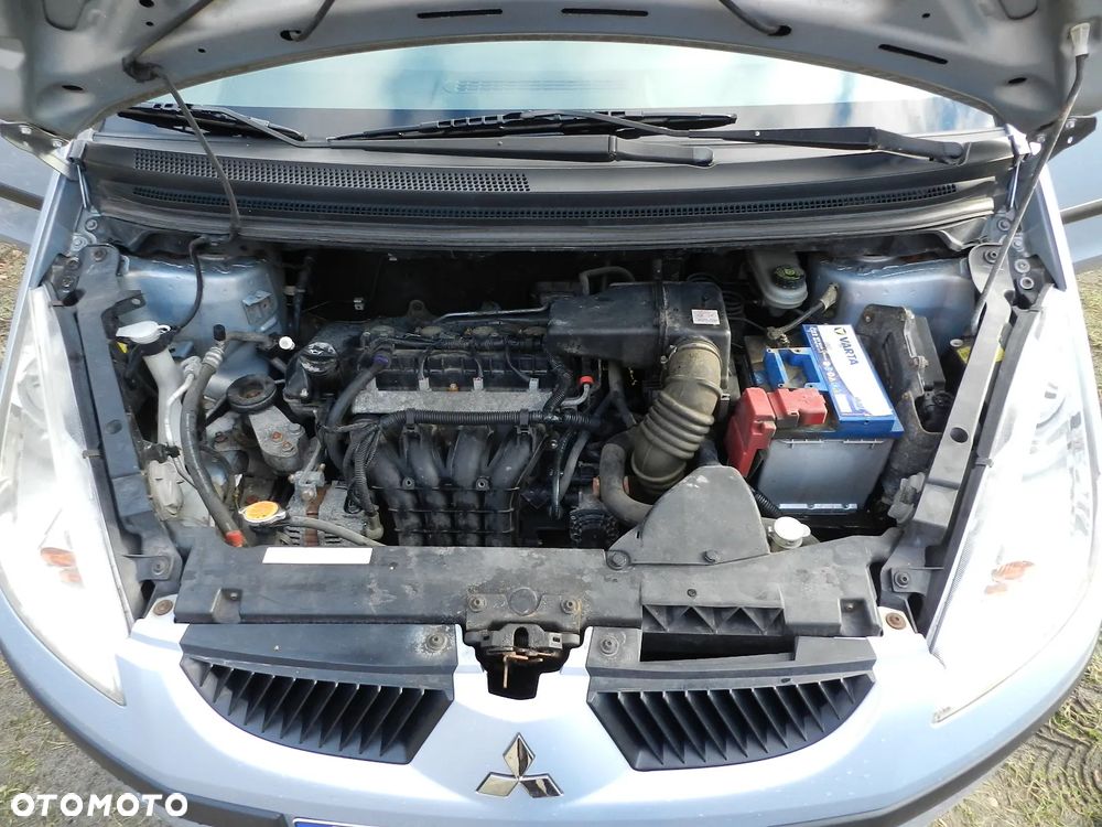 Mitsubishi Colt - 18