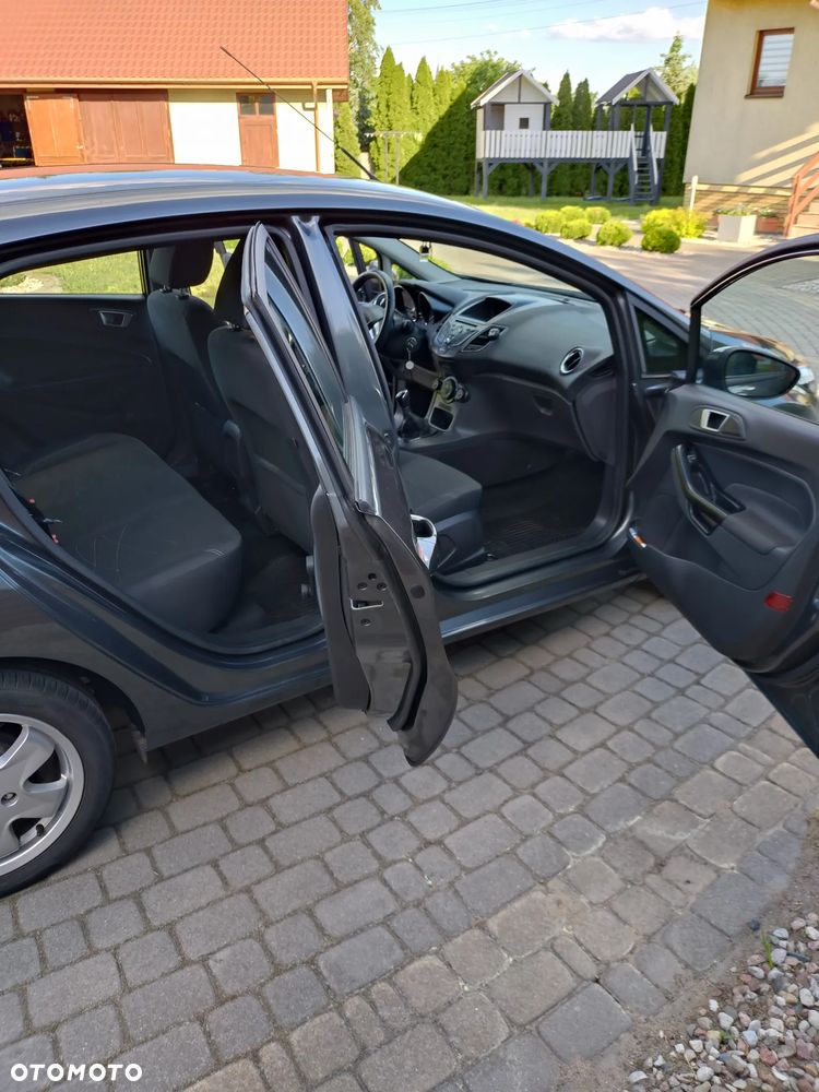 Ford Fiesta - 24