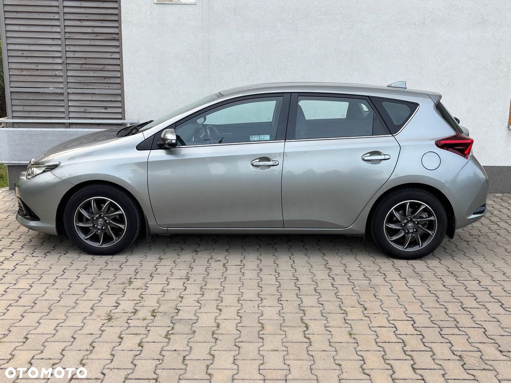 Toyota Auris 1.6 Premium MS - 4