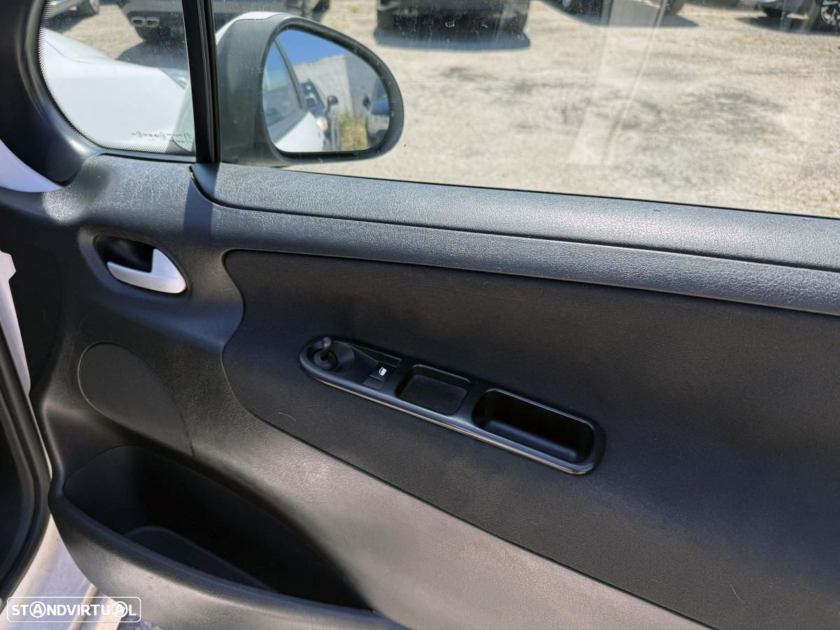 Peugeot 207 1.4 HDi Active - 16