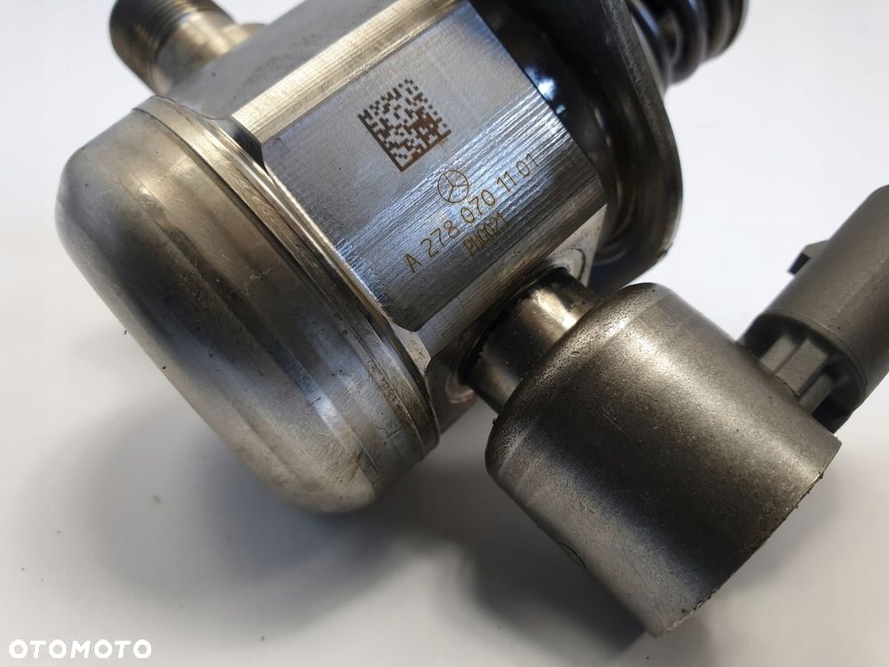 Mercedes W205 3.0 V6 POMPA PALIWA 0261520220 - 5