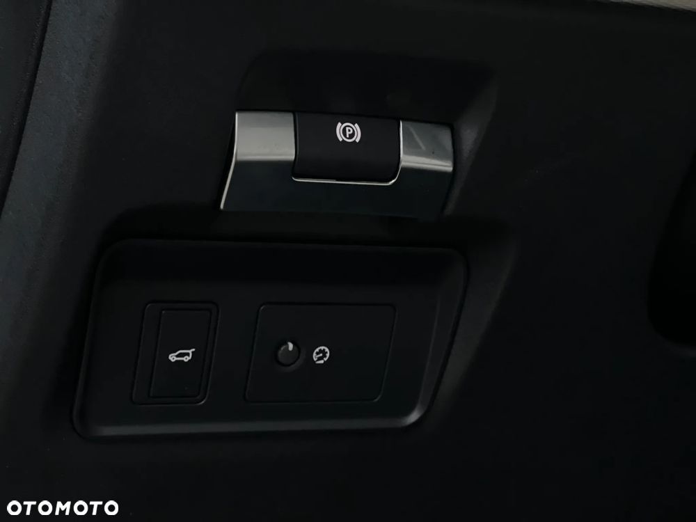 Land Rover Discovery Sport - 26
