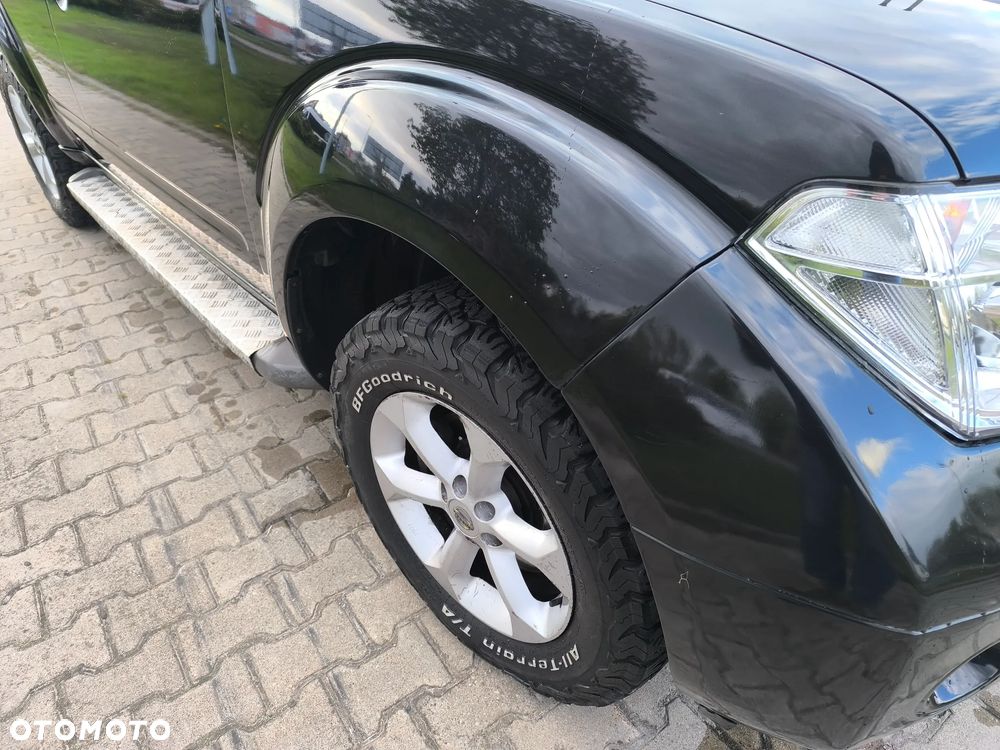 Nissan Pathfinder 2.5 D LE - 14