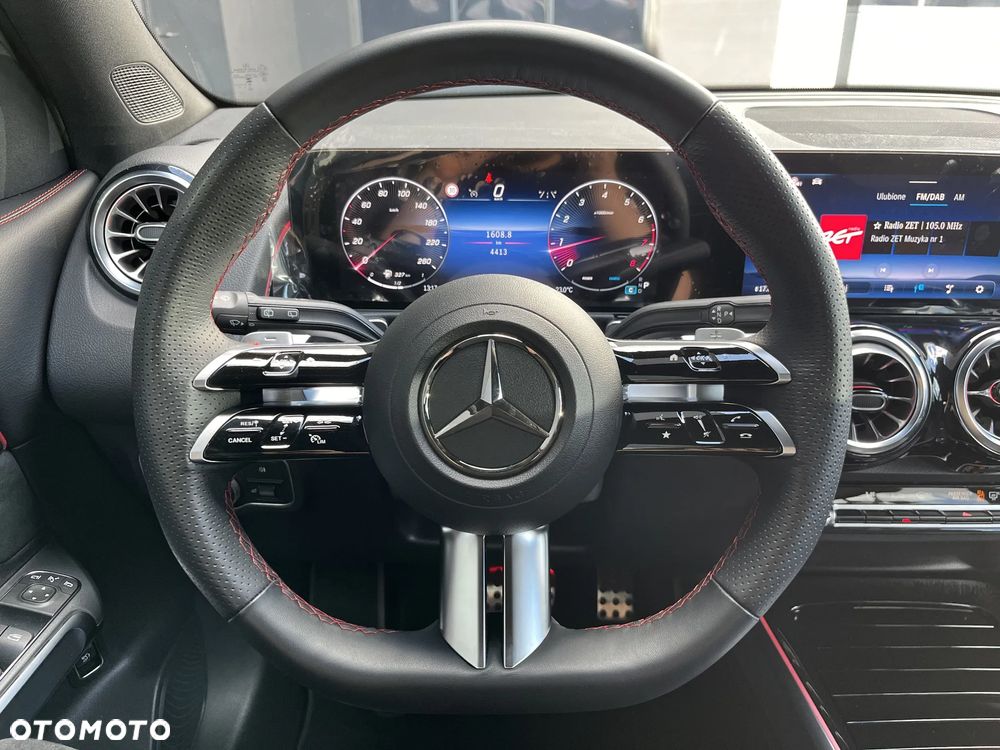 Mercedes-Benz GLB - 15