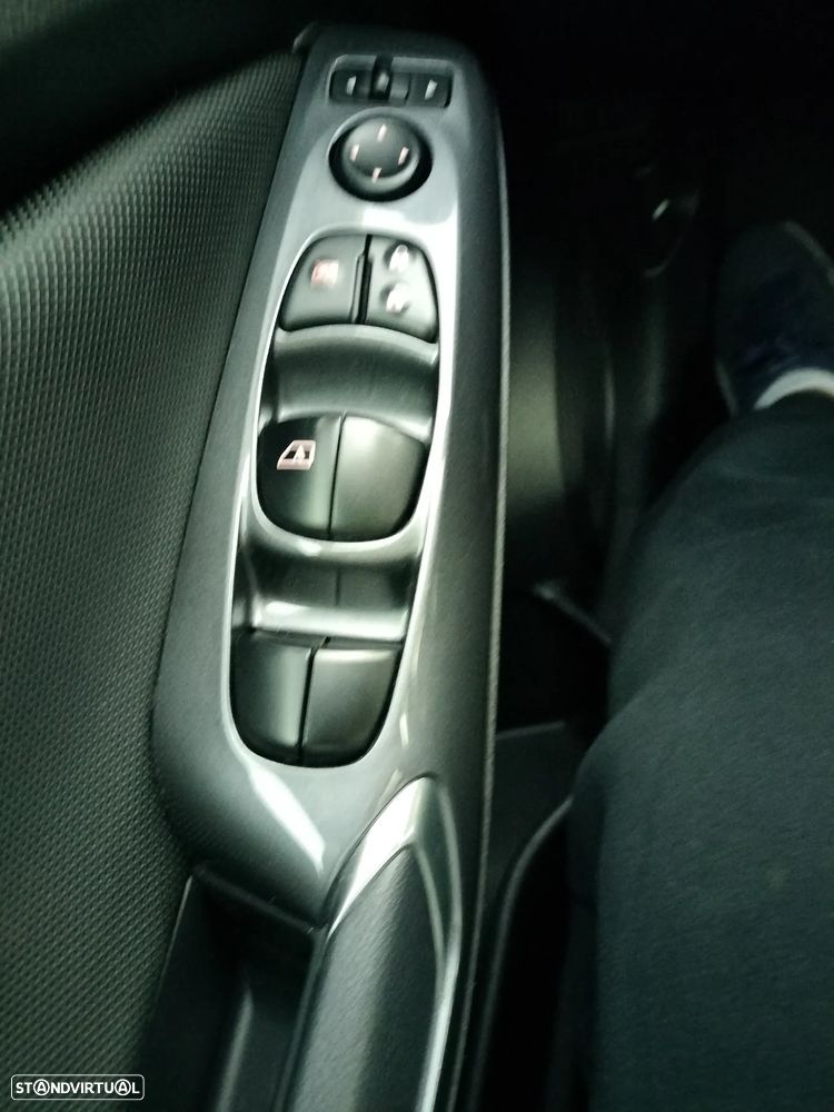 Nissan Juke 1.0 DIG-T DCT N-Connecta - 17