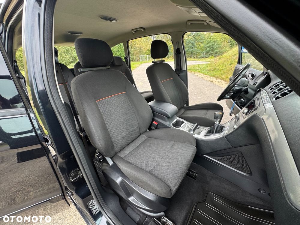 Ford S-Max - 33