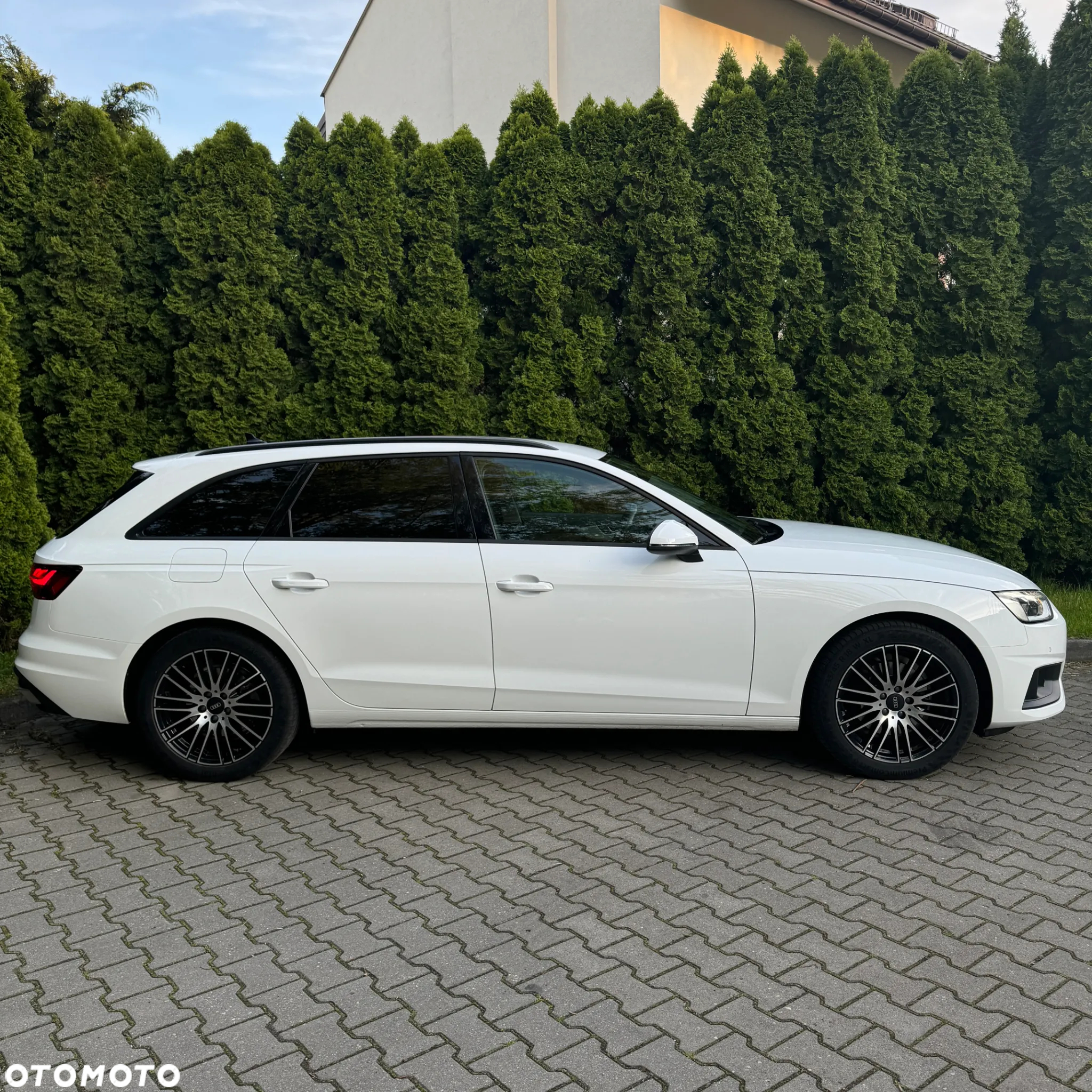 Audi A4 Avant 30 TDI S tronic - 4