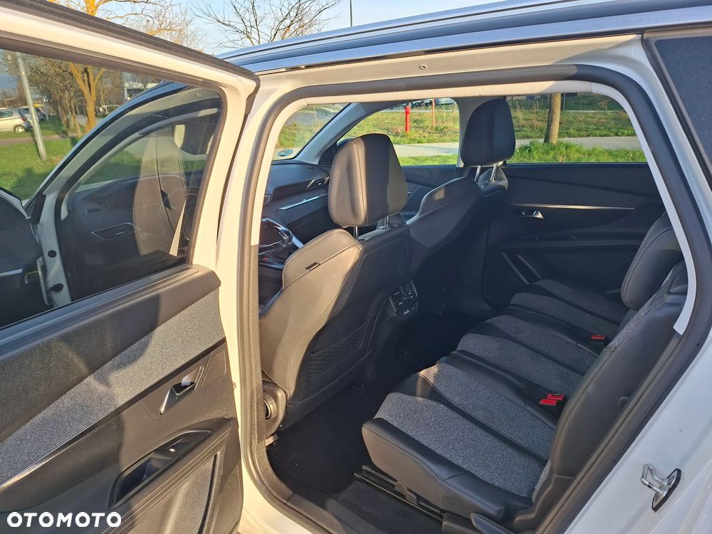 Peugeot 5008 1.5 BlueHDi Allure S&S - 8