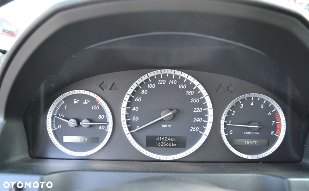 Mercedes-Benz Klasa C 180 Kompressor - 24