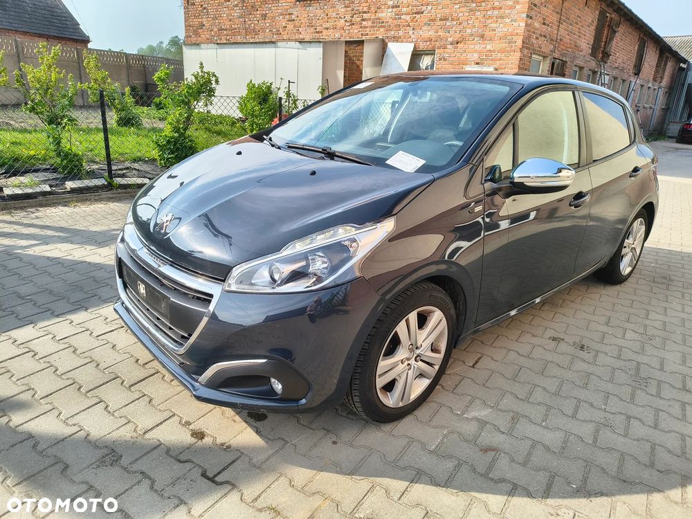 Peugeot 208 - 1