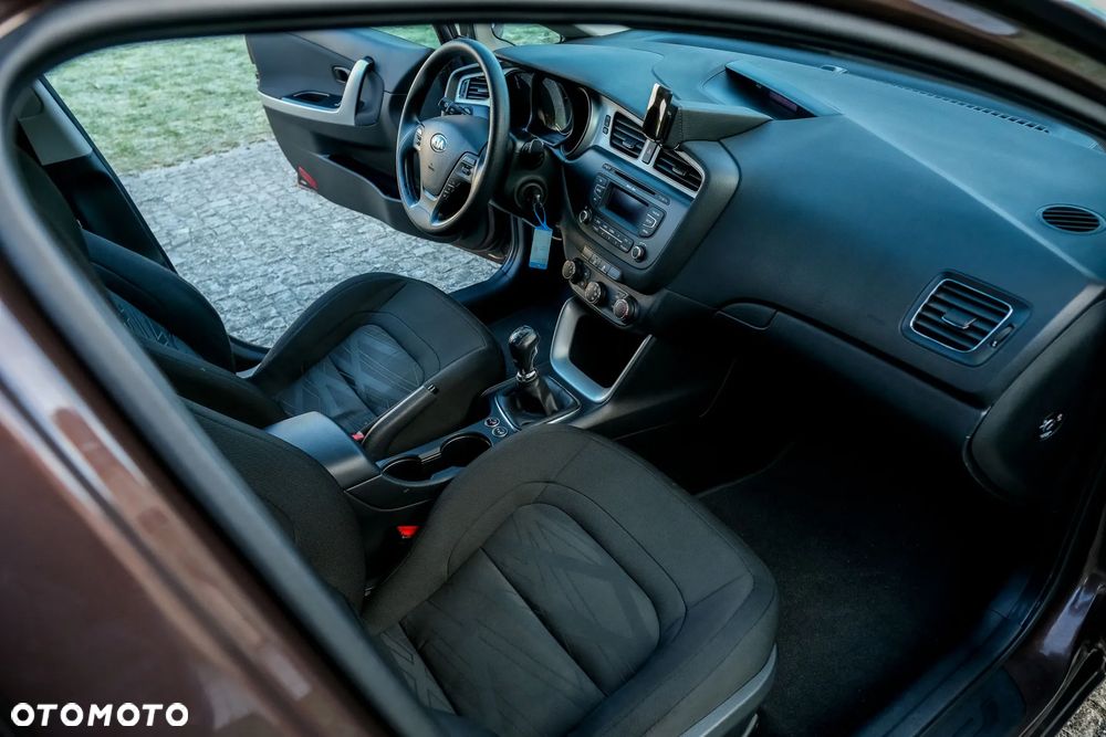 Kia Ceed 1.4 CVVT Vision - 27