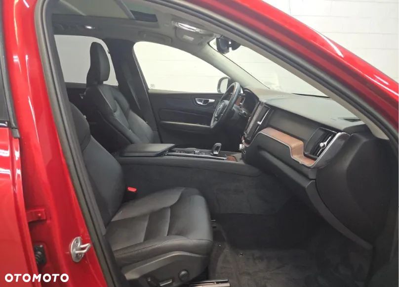 Volvo XC 60 B5 B AWD Plus Dark - 11
