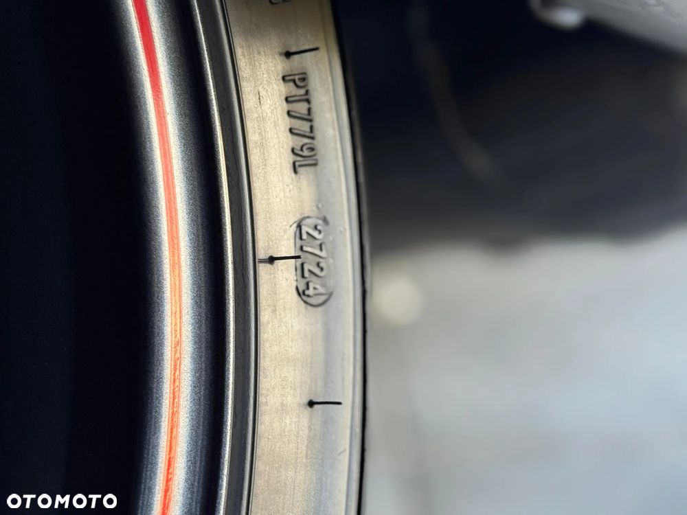 Triumph Street Triple - 9