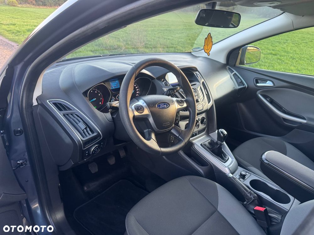 Ford Focus 1.6 Edition - 12