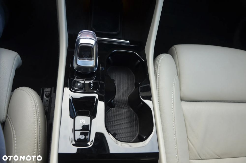 Volvo XC 40 B5 B AWD Ultimate Dark - 17