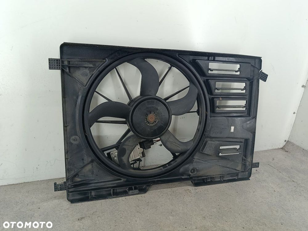 WENTYLATOR CHŁODNICY Z MODUŁEM FORD C-MAX II 8V61-8C607-R 1137328567  BOSCH - 7