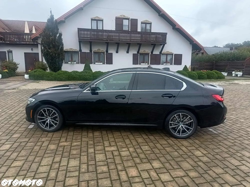 BMW Seria 3 330i xDrive M Sport - 2
