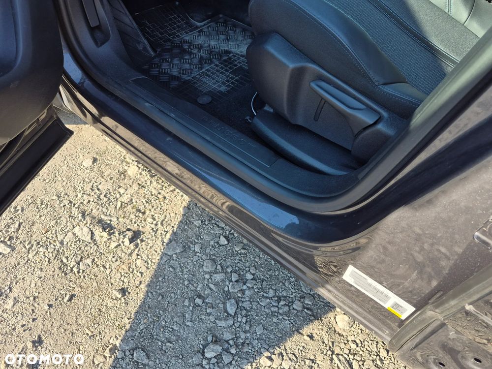 Peugeot 3008 1.2 PureTech Allure S&S EAT8 - 35