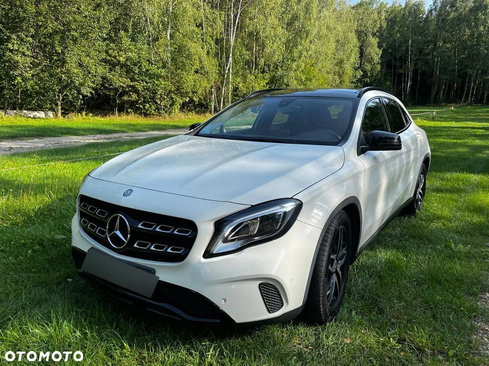 Mercedes-Benz GLA 200 7G-DCT UrbanStyle Edition - 1