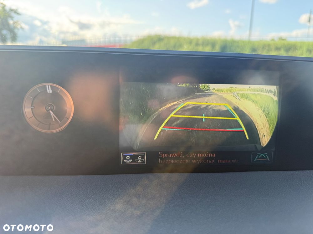 Lexus UX 250h Elegance 2WD - 30