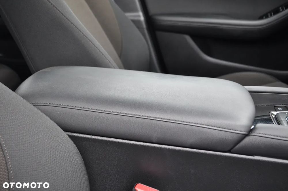 Mazda 3 e-SKYACTIV-G 122 M HYBRID EXCLUSIVE-LINE - 38