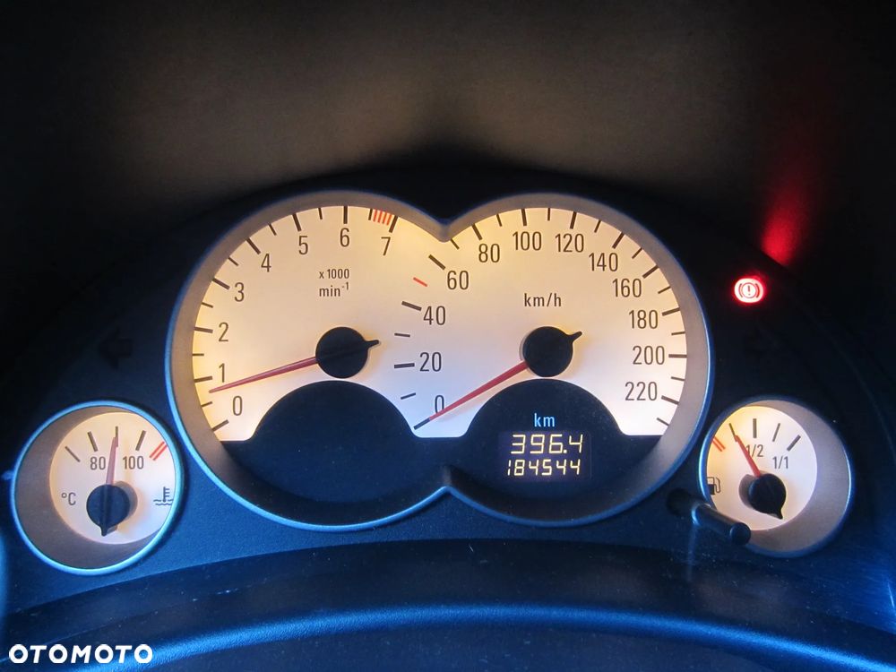 Opel Corsa 1.4 16V - 12