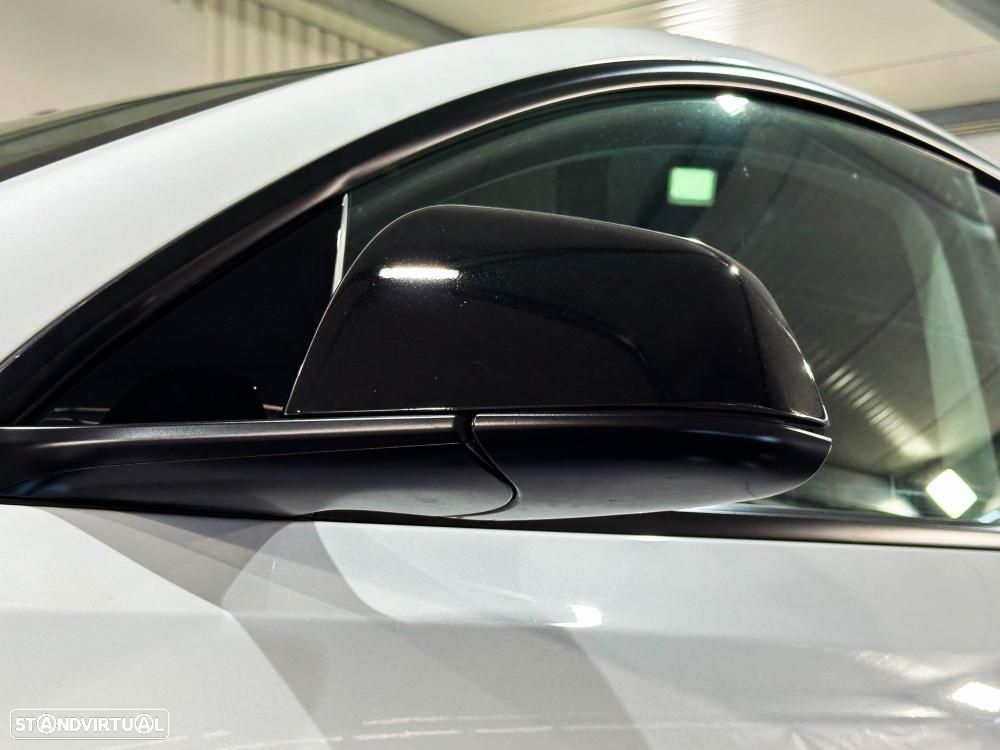 Tesla Model Y Long Range Dual Motor AWD - 17