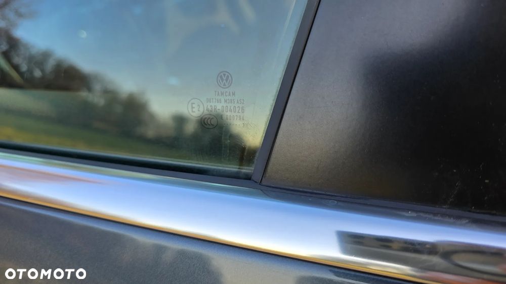 Volkswagen Passat Variant 2.0 TDI DSG BlueMotion Technology Business Edition - 34