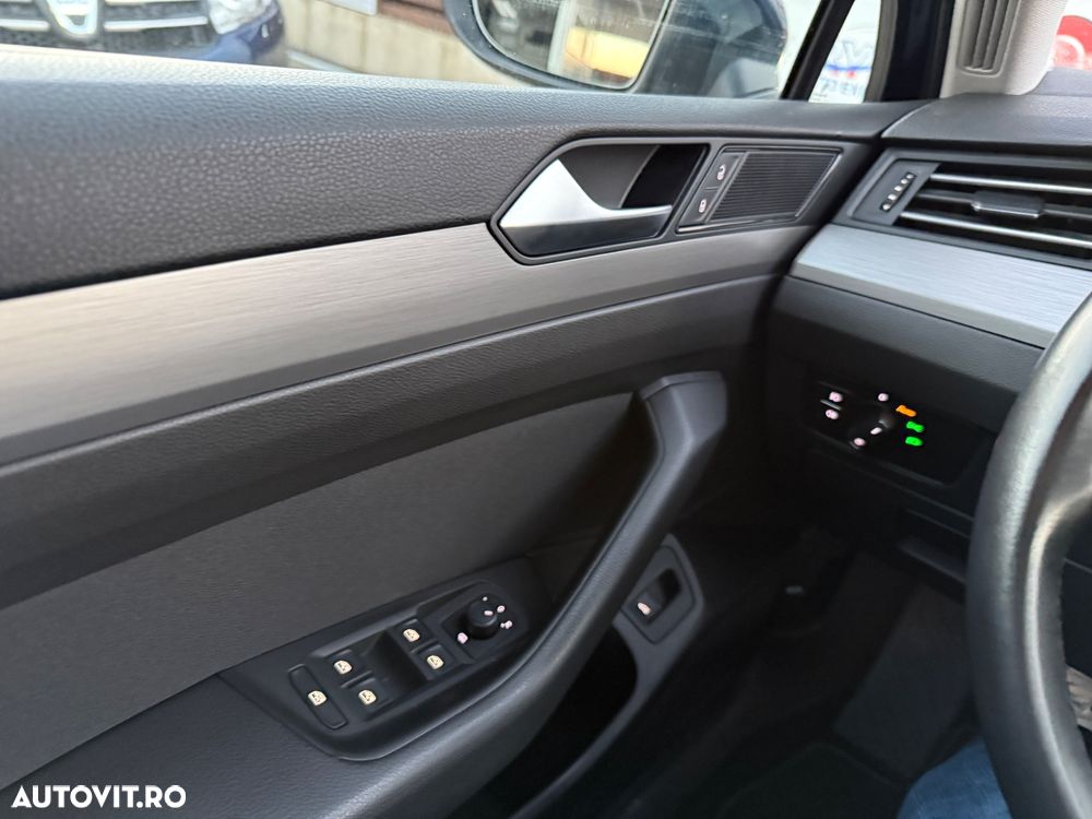 Volkswagen Passat - 19
