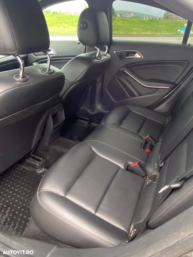 Mercedes-Benz CLA 180 Urban - 16