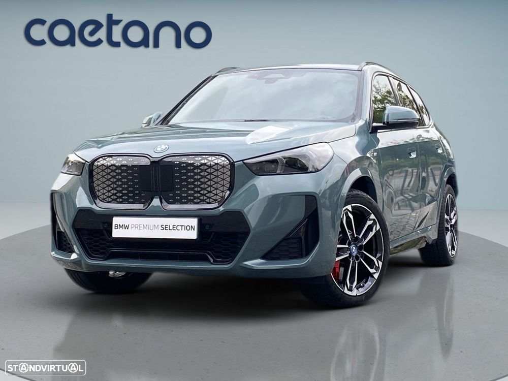 BMW iX1 eDrive20 Pack Desportivo M Pro