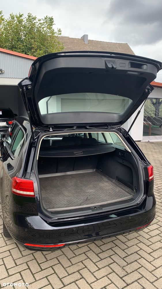 Volkswagen Passat - 16