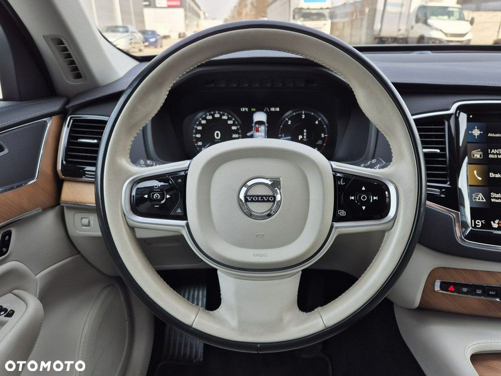 Volvo XC 90 - 18