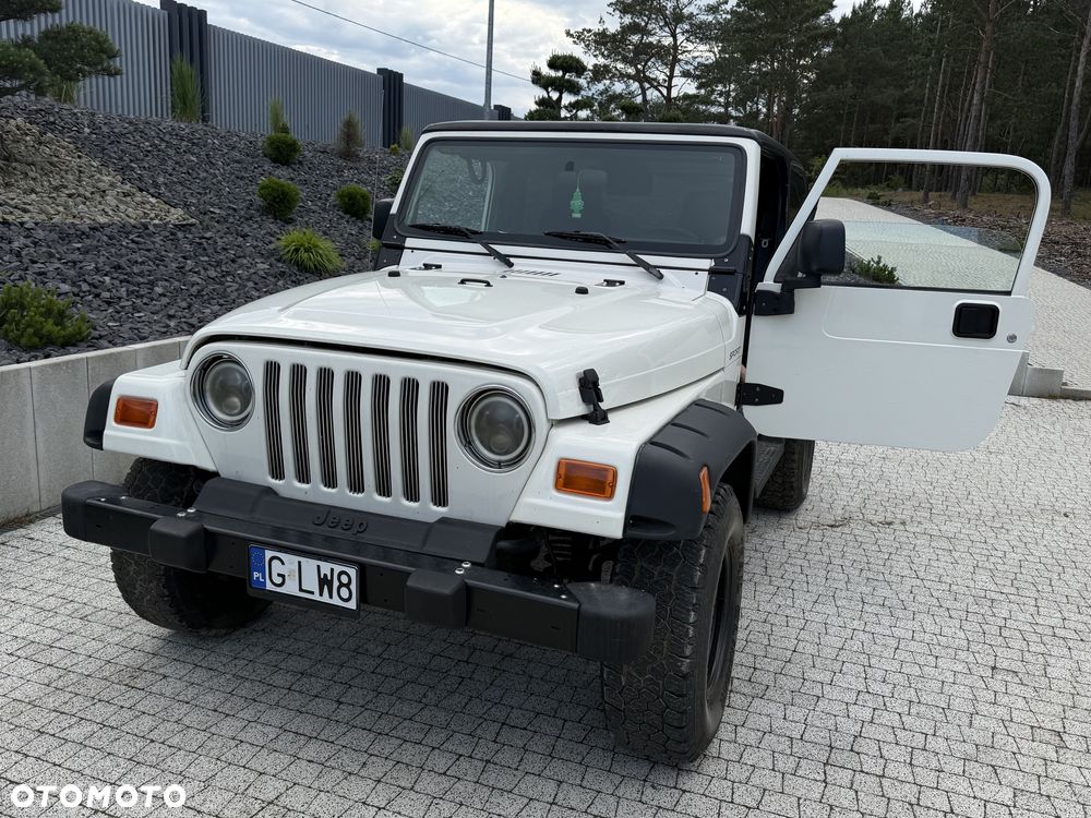 Jeep Wagoneer - 4