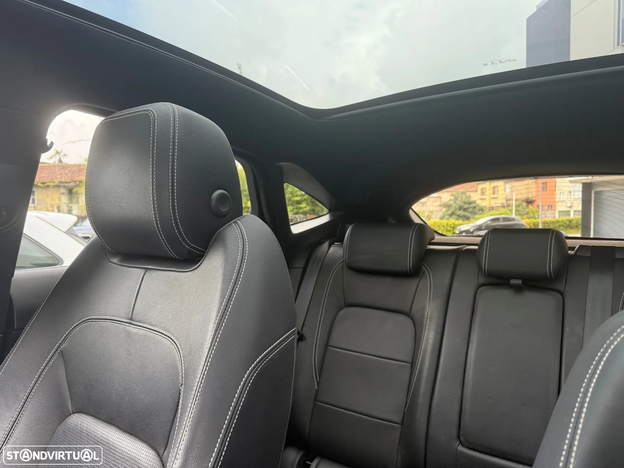 Jaguar E-Pace 2.0 i4 R-Dynamic SE AWD Aut. - 4