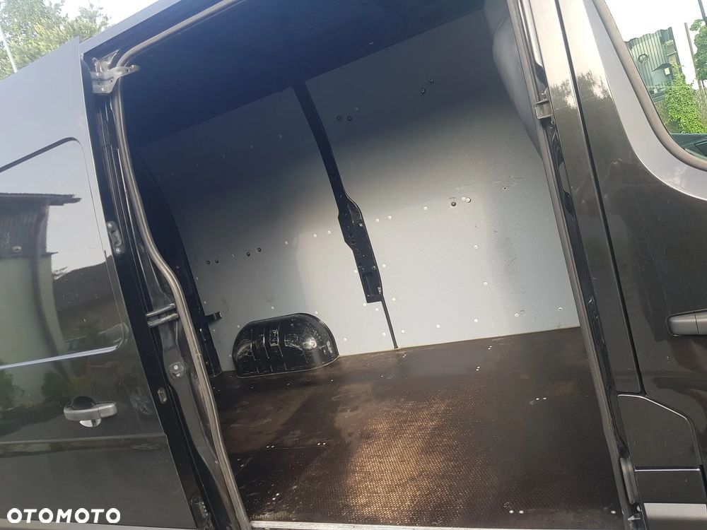 Renault 2.3dCi L2H2 3.5t Pack Clim 4d - 14