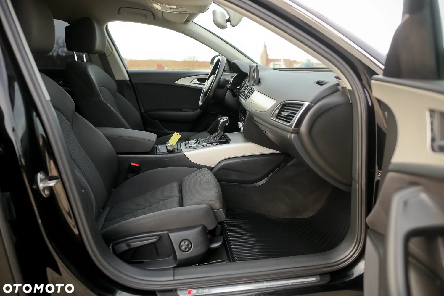 Audi A6 Avant 2.0 TDI quattro S tronic - 24
