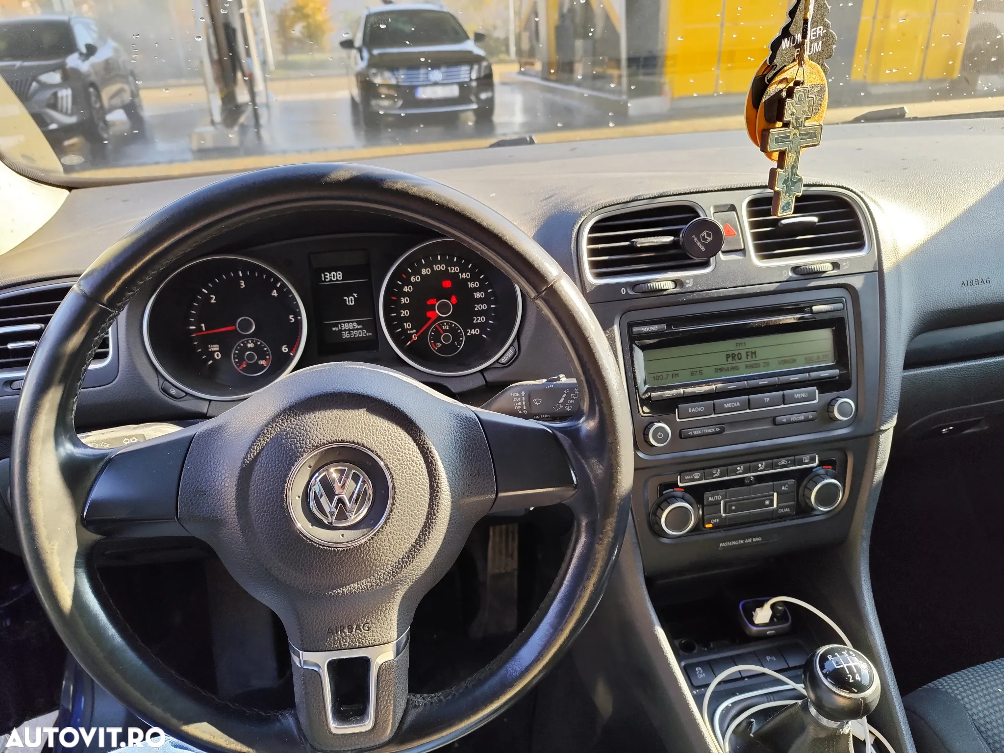 Volkswagen Golf 1.6 TDI DPF Comfortline - 11