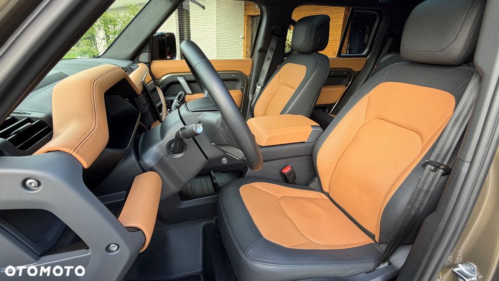 Land Rover Defender 3.0 D300 mHEV - 16