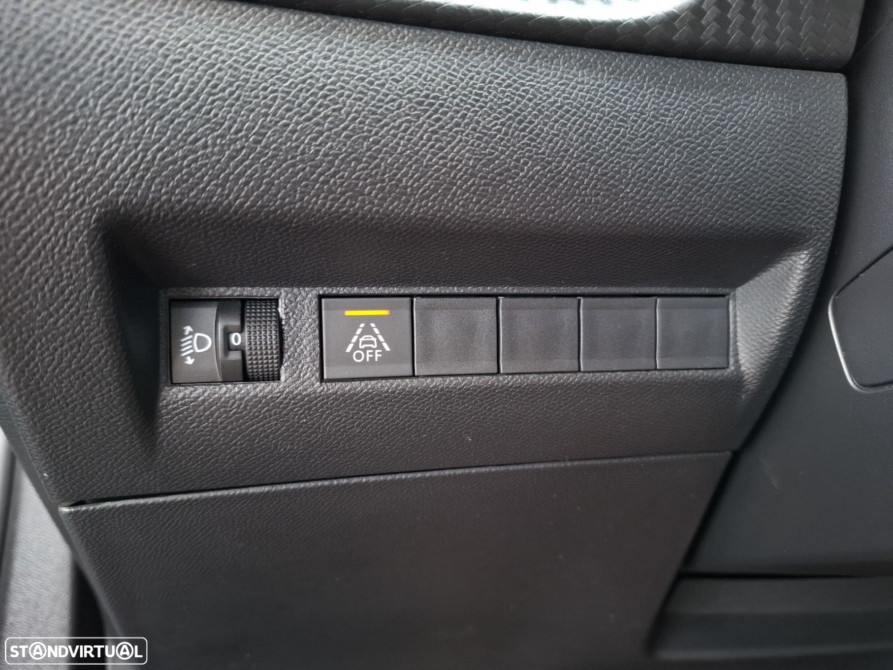 Peugeot 2008 1.5 BlueHDi Allure - 21