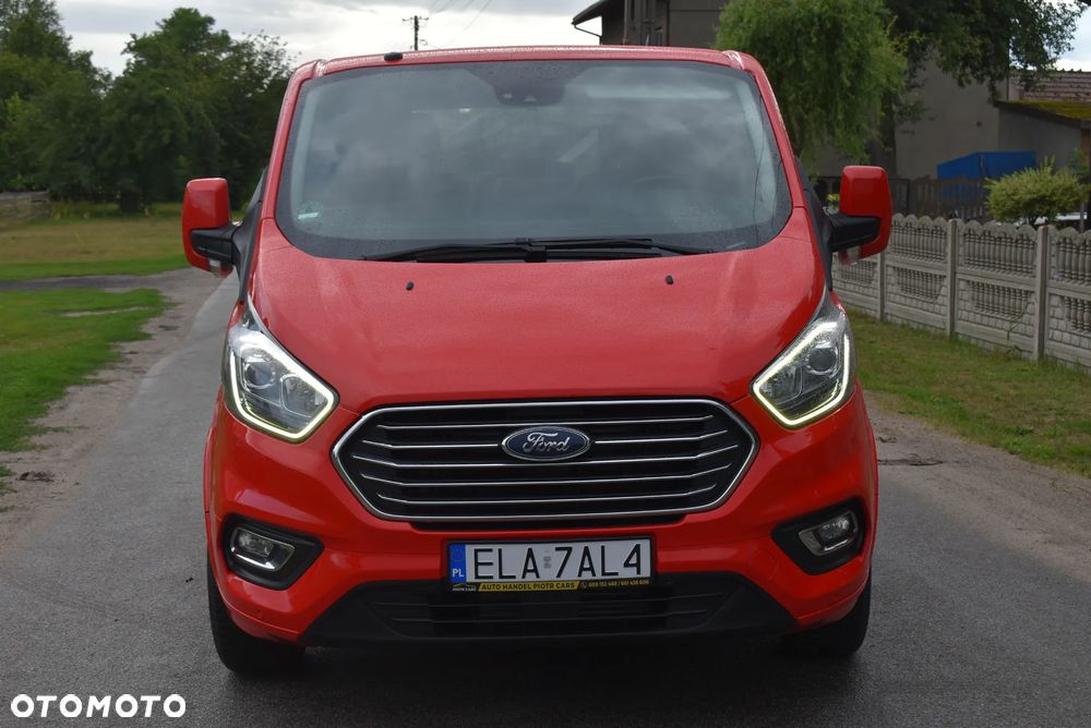 Ford Tourneo Custom - 19
