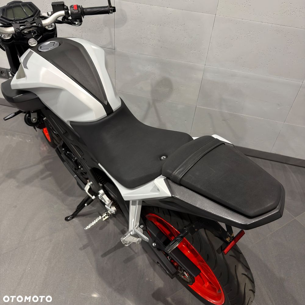 Yamaha MT - 13