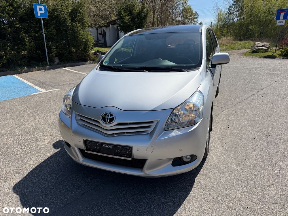 Toyota Verso 1.8 5-Sitzer Comfort - 2