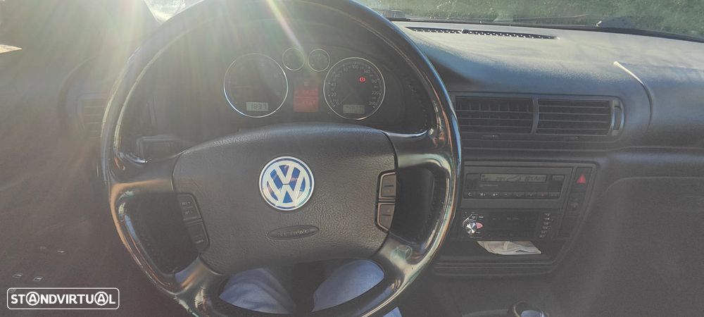 VW Passat Variant 1.9 TDi Highline - 17