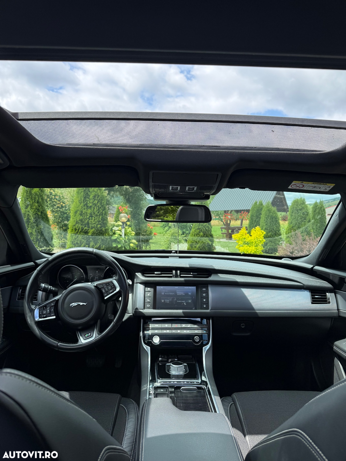 Jaguar XF 20d RWD R-Sport - 10